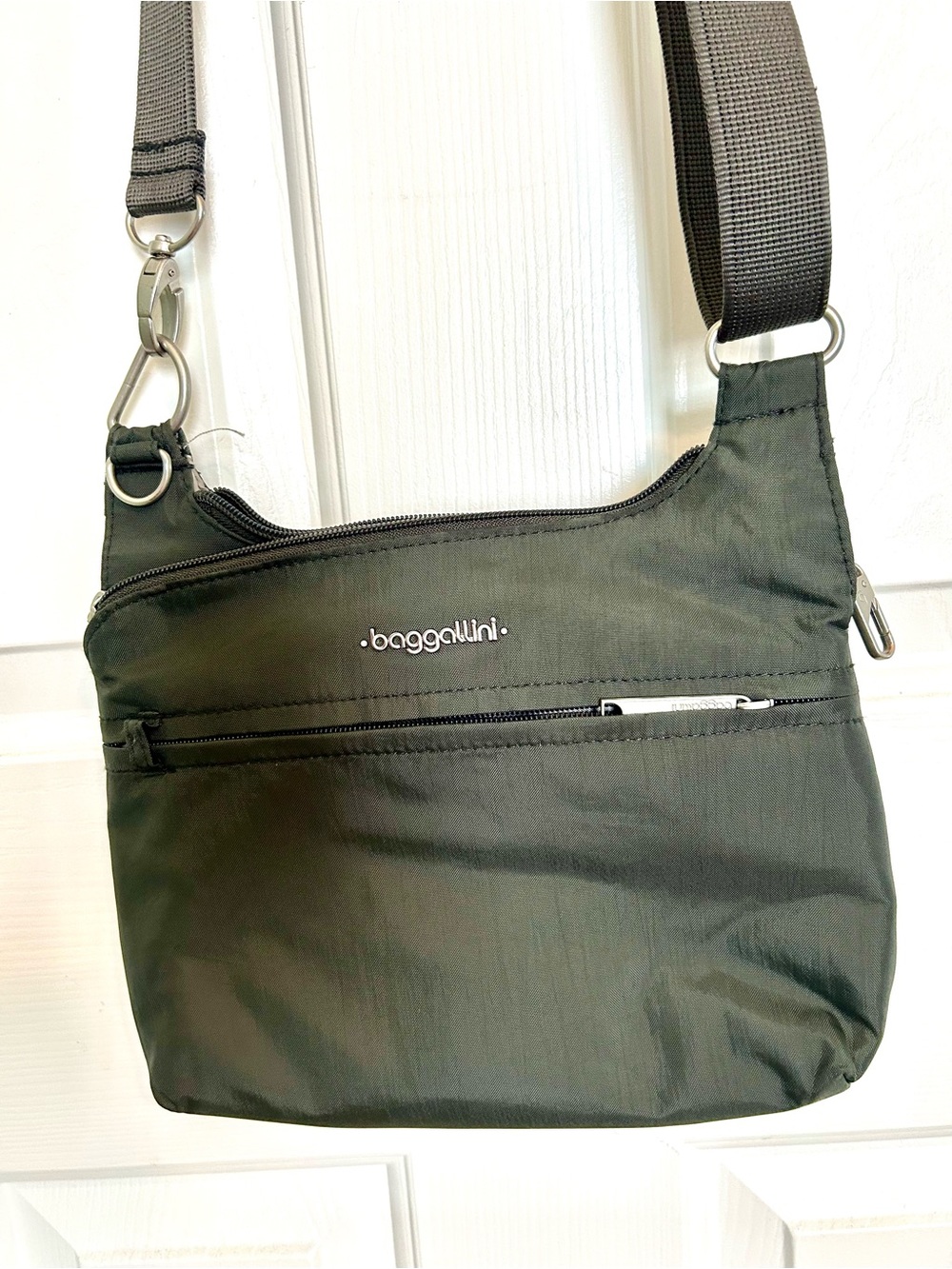 Baggallini Anti-Theft Crossbody in Grey